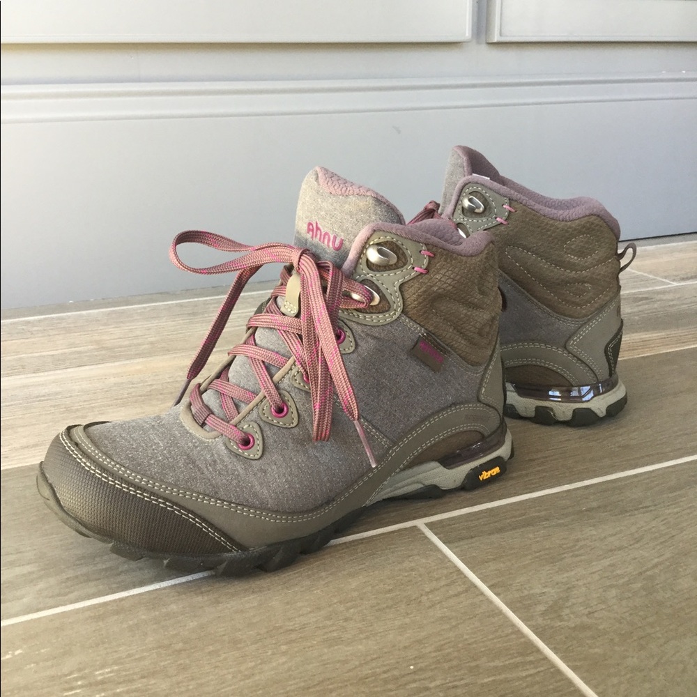 AHNU Women’s Sugarpine II Hiking Boot Sz 6.5